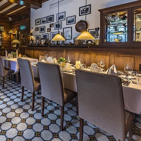 Wellings Romantik Hotel Zur Linde 뫼르스 외부 사진