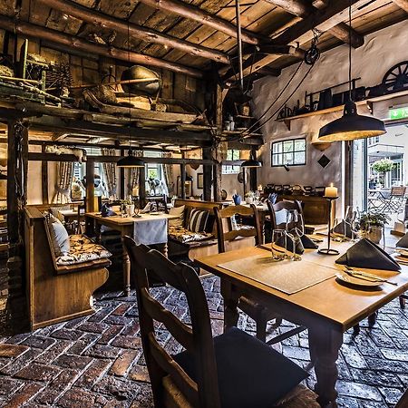 Wellings Romantik Hotel Zur Linde 뫼르스 외부 사진