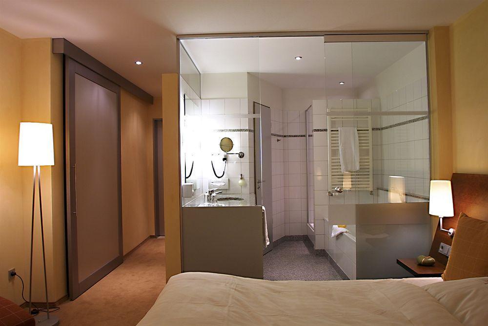 Wellings Romantik Hotel Zur Linde 뫼르스 외부 사진