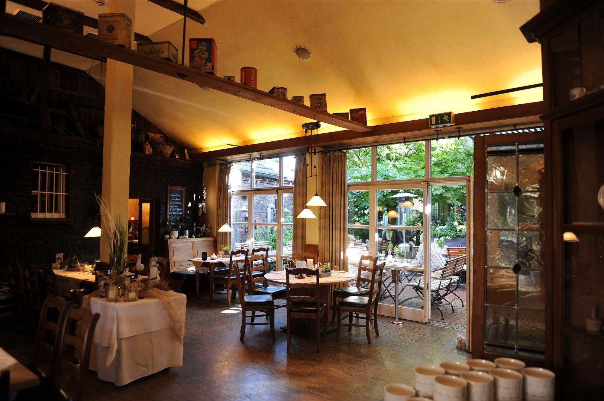 Wellings Romantik Hotel Zur Linde 뫼르스 외부 사진