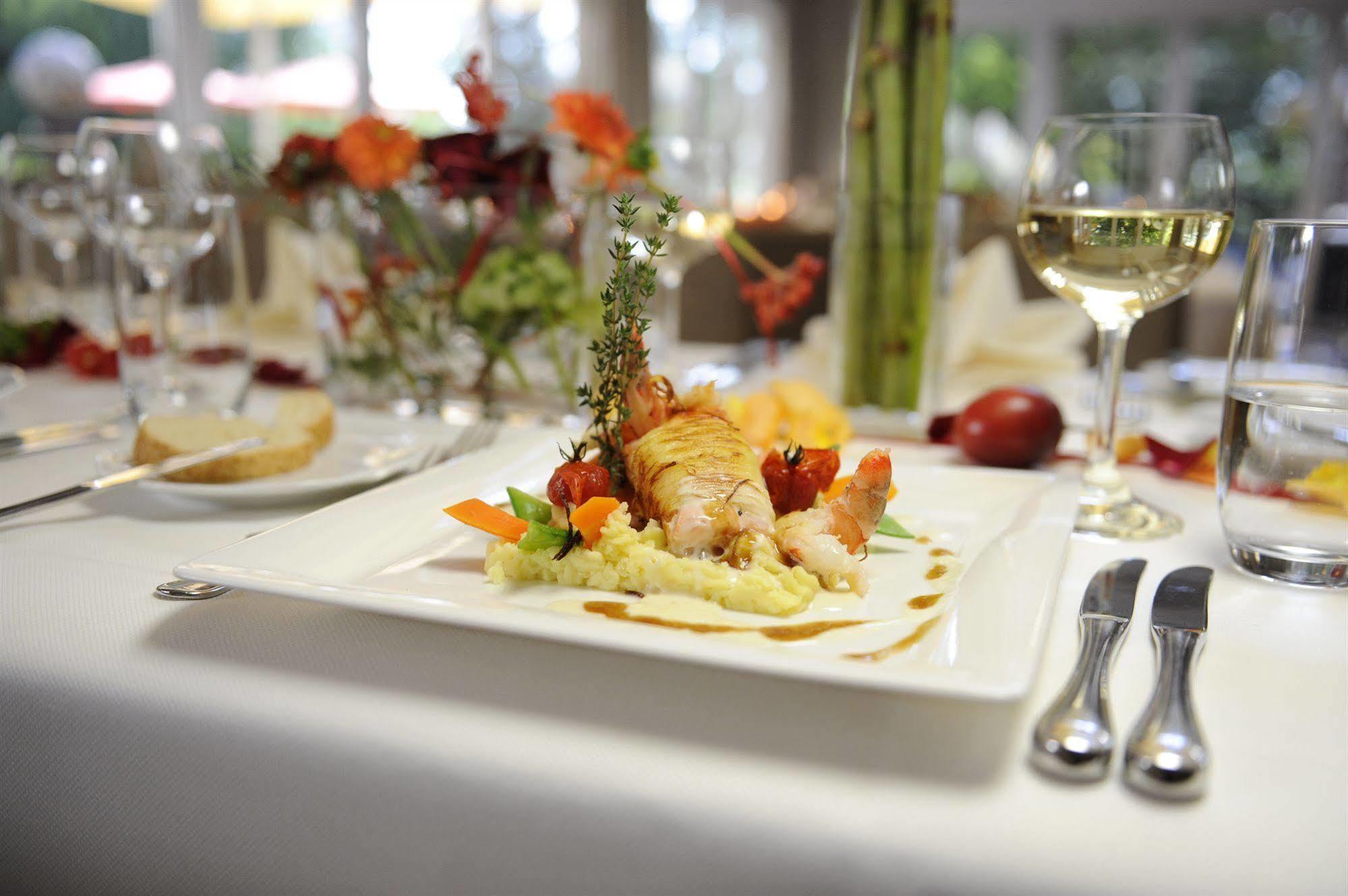 Wellings Romantik Hotel Zur Linde 뫼르스 외부 사진