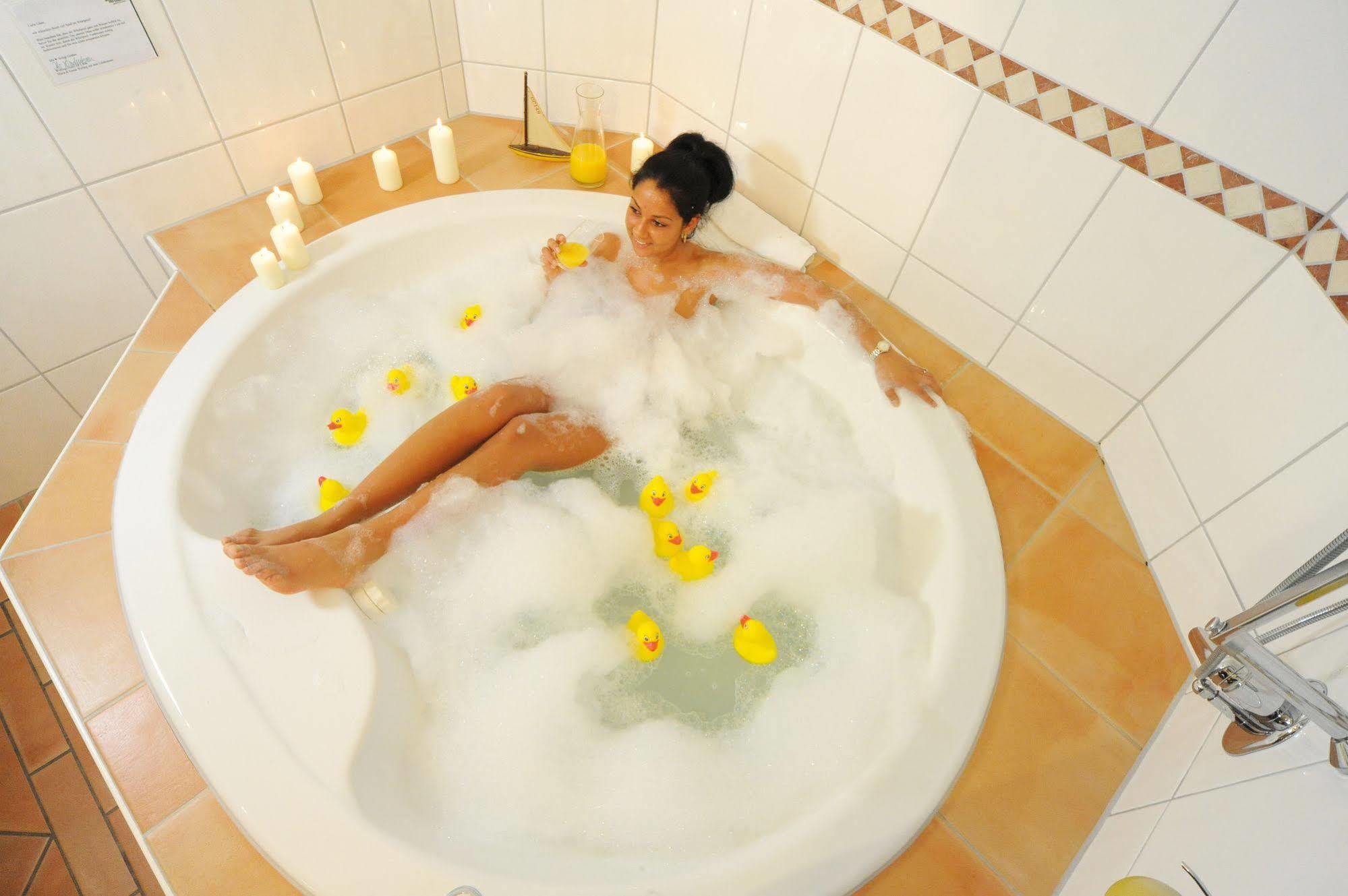 Wellings Romantik Hotel Zur Linde 뫼르스 외부 사진