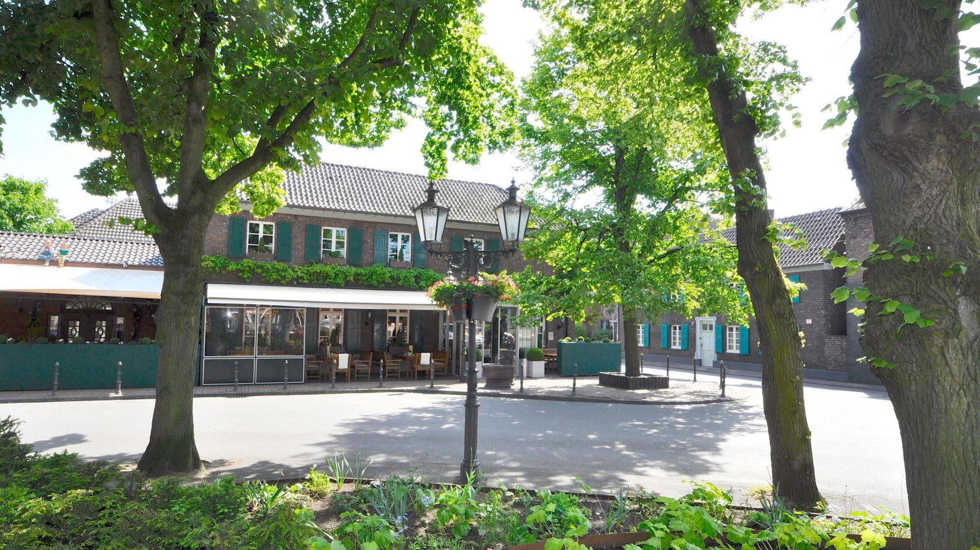 Wellings Romantik Hotel Zur Linde 뫼르스 외부 사진