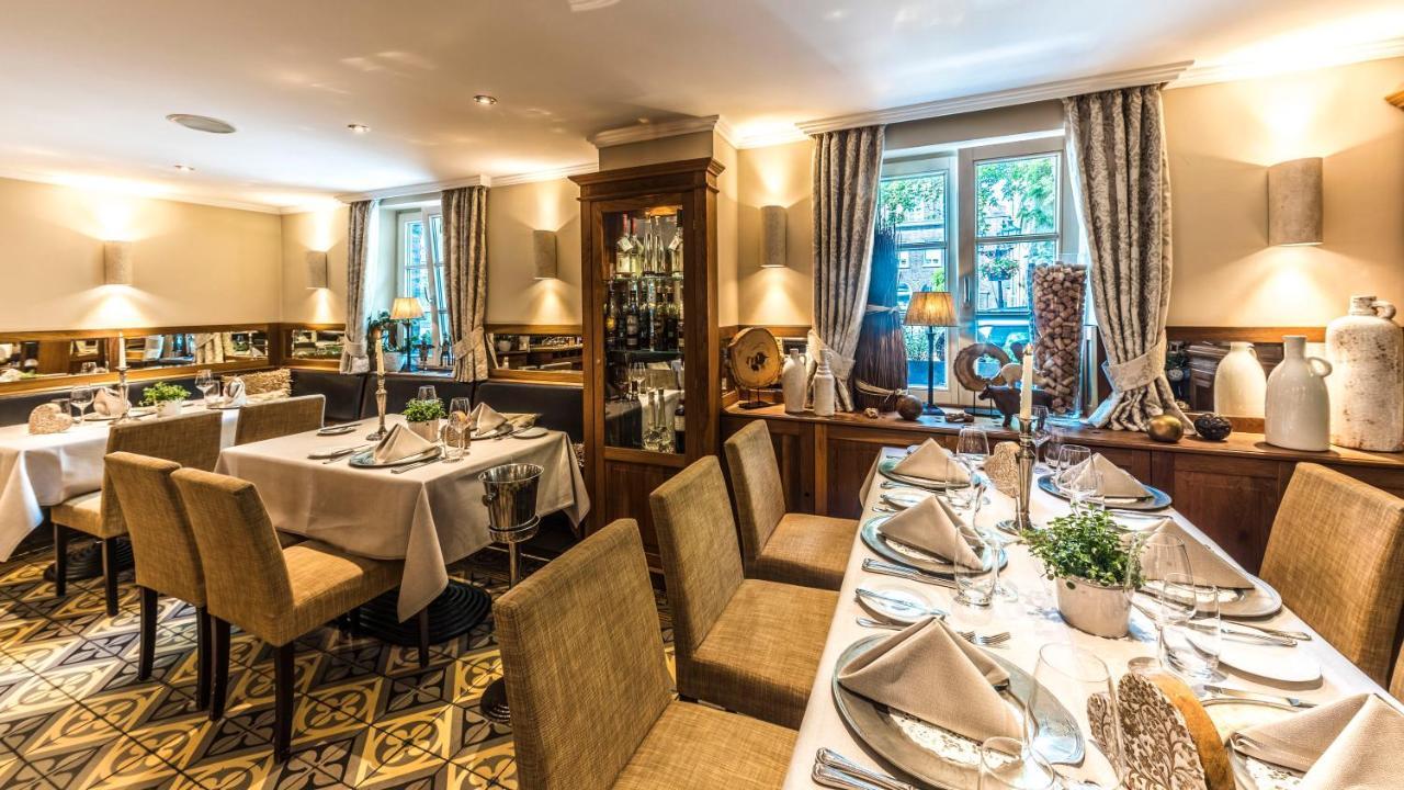 Wellings Romantik Hotel Zur Linde 뫼르스 외부 사진