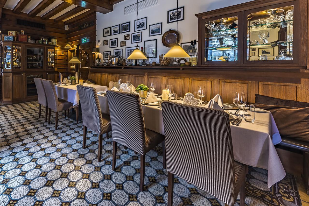 Wellings Romantik Hotel Zur Linde 뫼르스 외부 사진