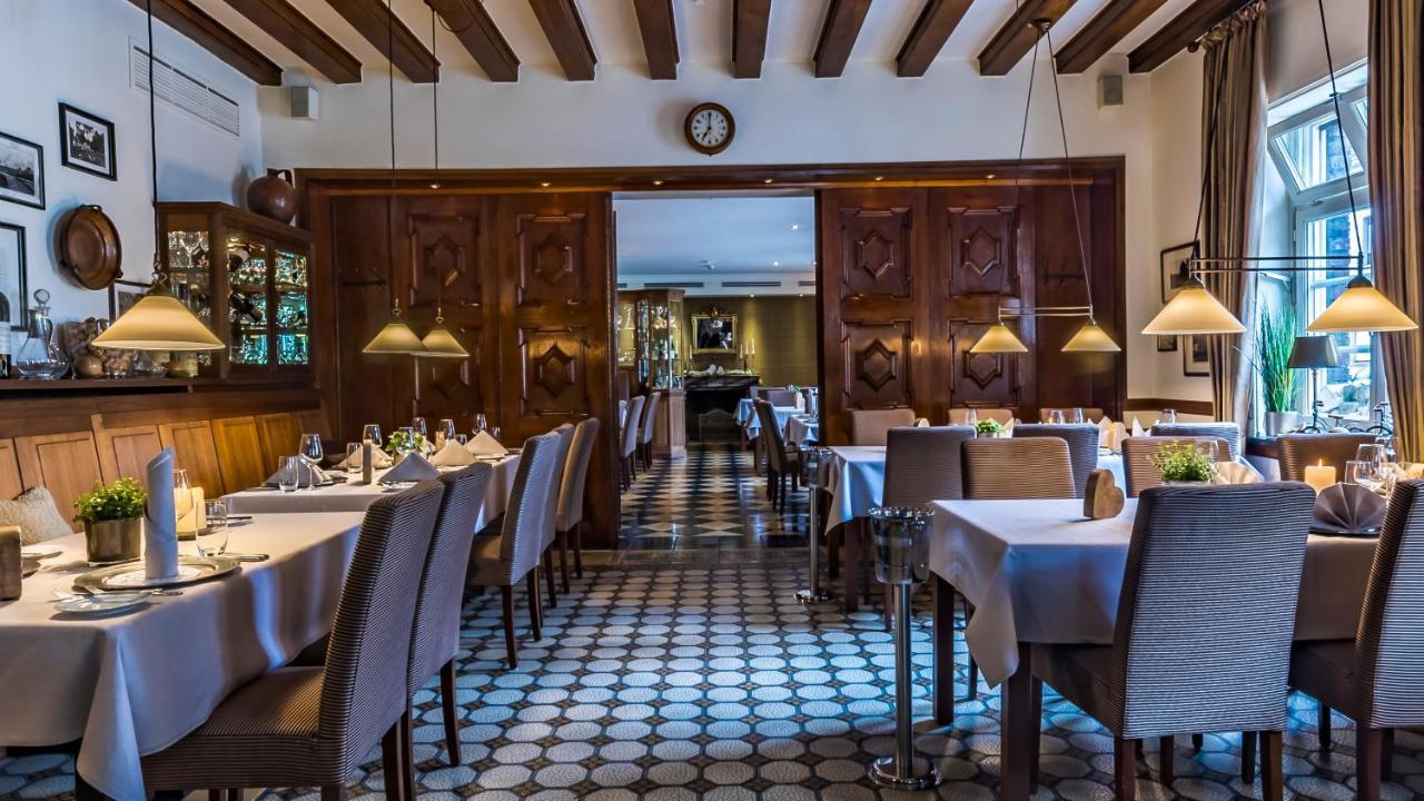 Wellings Romantik Hotel Zur Linde 뫼르스 외부 사진