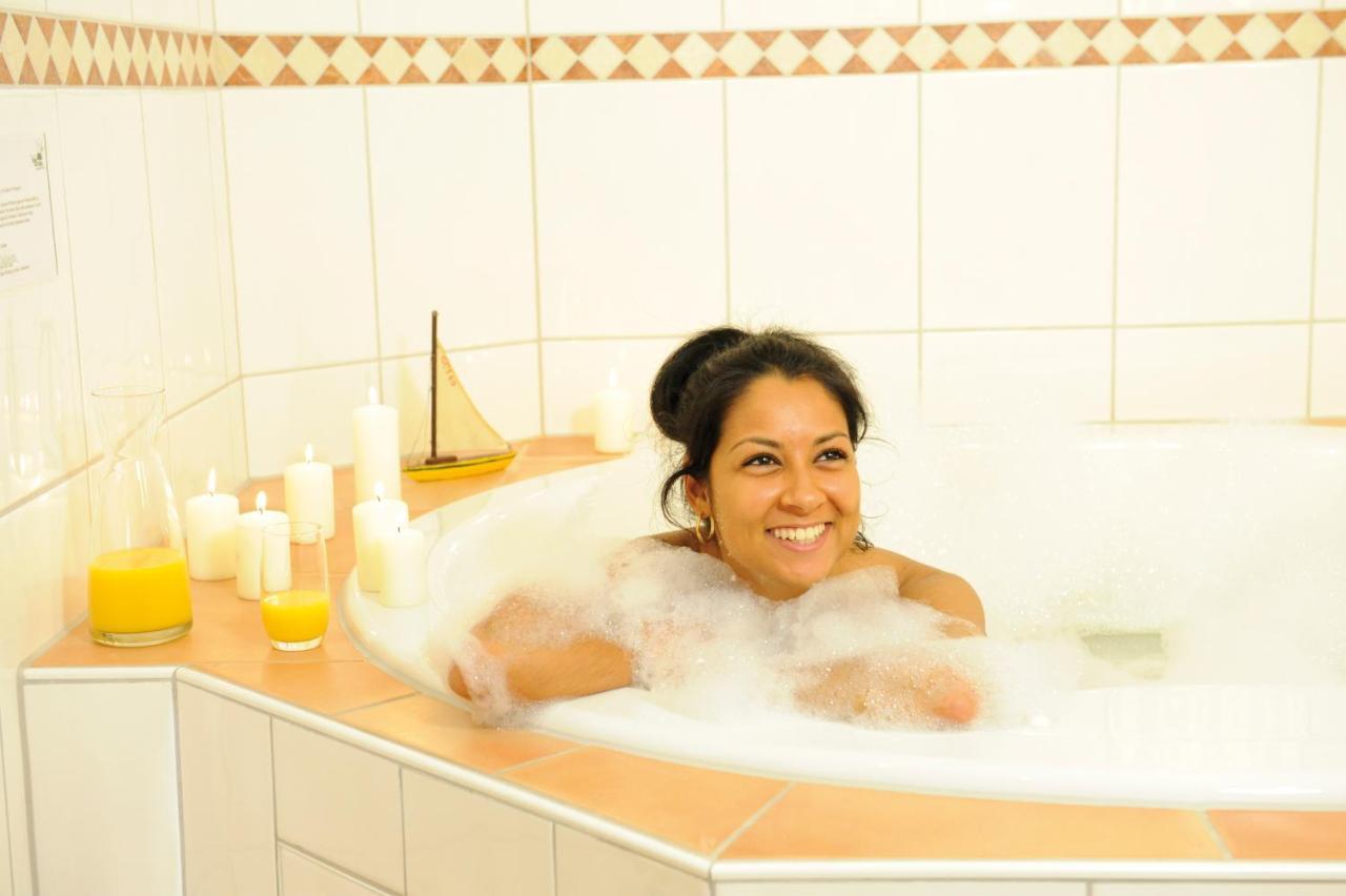 Wellings Romantik Hotel Zur Linde 뫼르스 외부 사진