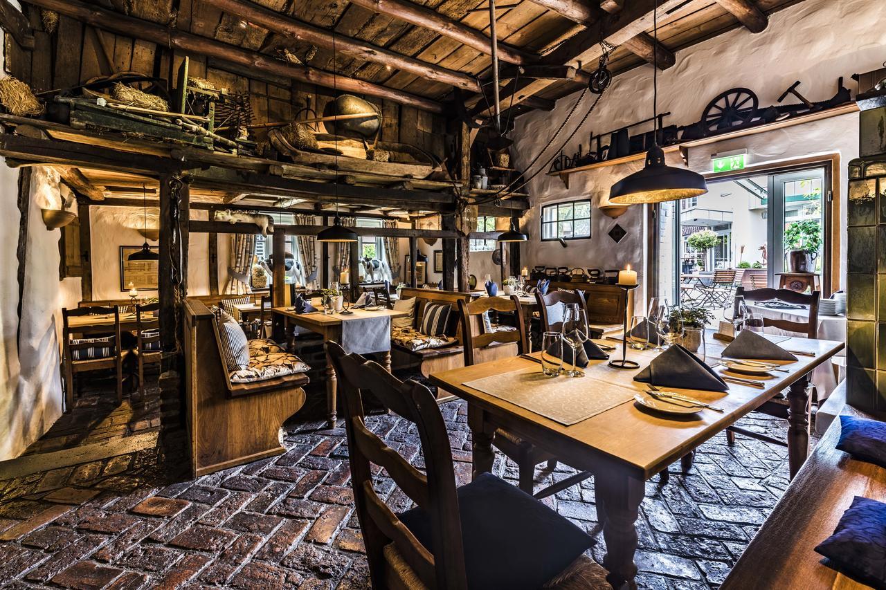 Wellings Romantik Hotel Zur Linde 뫼르스 외부 사진