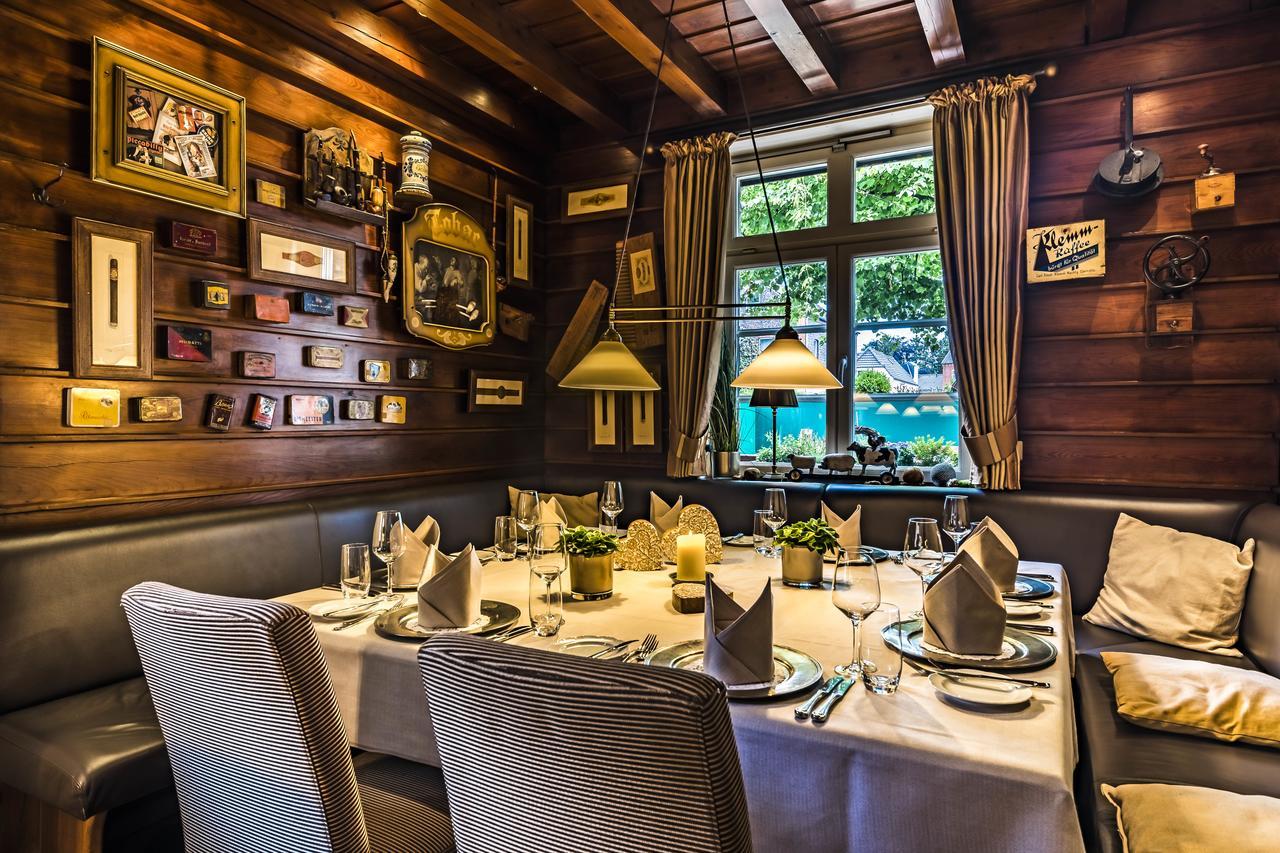 Wellings Romantik Hotel Zur Linde 뫼르스 외부 사진